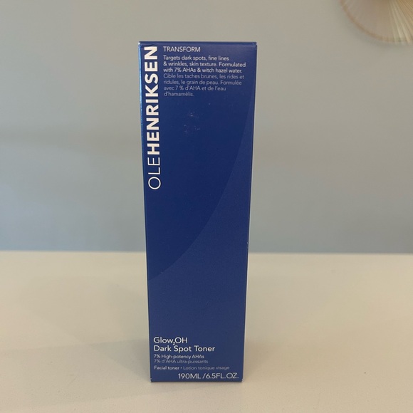 New! OLEHENRIKSEN Glow2OH 7% AHA Exfoliating Dark Spot Toner - Picture 1 of 2